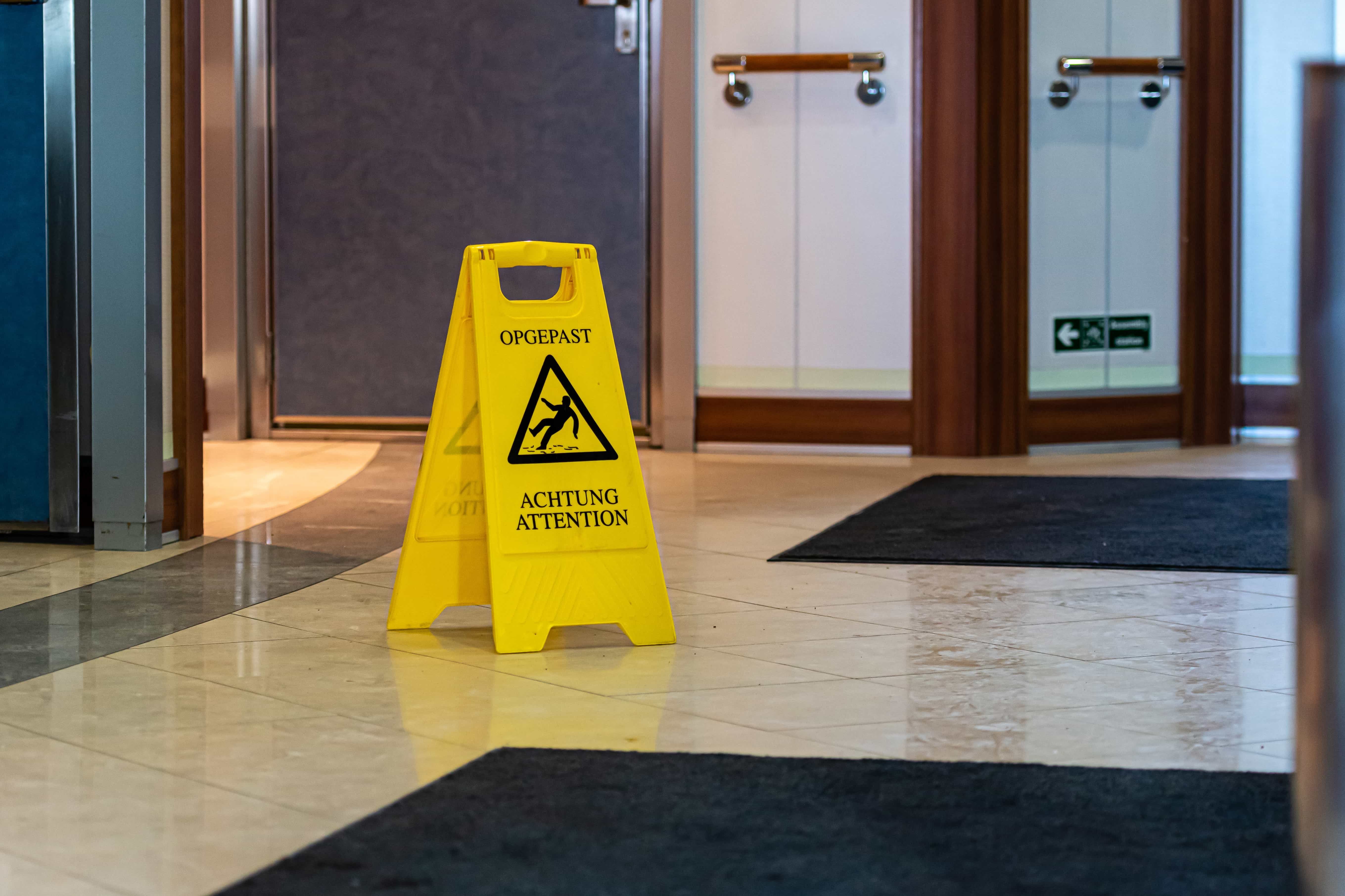 Cary Wintroub Tus Abogados Accidentes business image